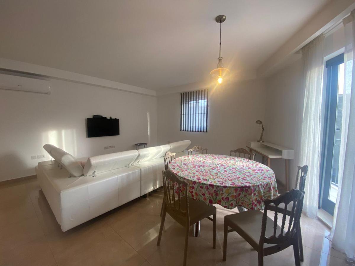 Cozy 2 Bedroom Apartment Near Seafront Gzira Екстериор снимка